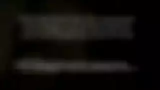مراهقة سمراء آنا بيل بيكس تلعب بمهبلها العاري في فيلم عادة سرية إباحي