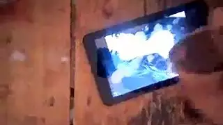 آني أورورا تأخذ كل البوصة في حلقها في هذا المشهد الإباحي