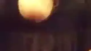 بنت تلعب بكسها ويخرج لبن