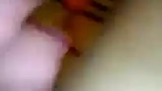 نويمي فرينش تتعمق في مص القضيب بينما تداعب مهبلها المبلل