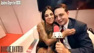 تسريب أفلام إباحية هاوية: الفتاة المحلية الشهوانية تحب الجنس الفموي العميق والوضعية الخلفية