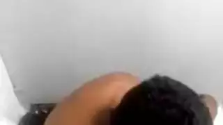 مشهد جنسي مع مراهقة بالكاد قانونية