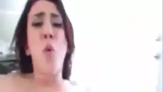 حفلة جنس تايلندية صريحة مع إنزال داخلي