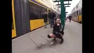 أقذر مقاطع إباحية: جنس فموي عميق وعنيف