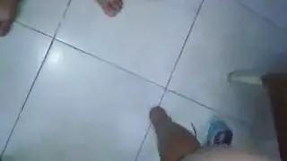 عربدة جنسية صريحة لشباب هنود تبث الآن