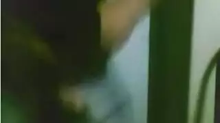محاصرة بالإغراء: لقاءات بورن مخادعة