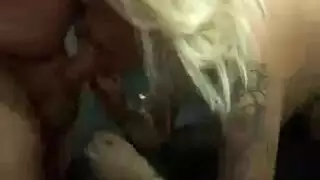مقطع إكس إكس إكس بضربات عميقة