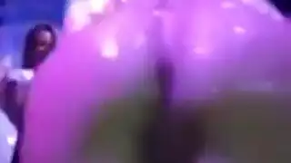 شقراء تأخذ زب أسود في عملية نيك حلق يسبب التقيؤ