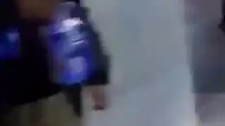 تصوير أحلى ترجمة وهي تمشي في الشارع