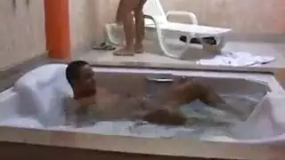 فيديو سكس مص ويلعب يثديها قصير
