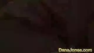 الام الممحونة تدخل على اولادها الحمام