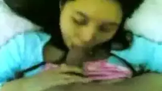 شيخ يحك كسها