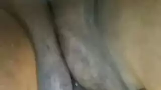 قنبلة شقراء تركب القضيب مثل المحترفين