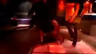 سمراء خجولة تنتج مقاطع إباحية مع كل رجل تشتهيه
