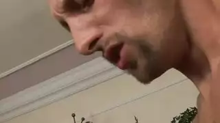 زبه يُمص ثم ينكها ويملأ مهبلها
