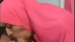 محجبة تُنك أماميًا وخلفيًا في مقطع إكس إكس إكس صريح