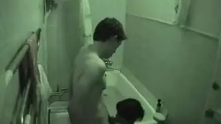 مثلية جدة صريحة مع أحزمة هزازة