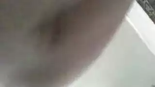 صبي أنثوي يستسلم للجماع الخشن من الخلف