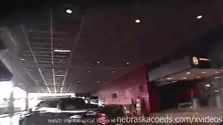 كس مبلل مذهل لشقراء يحصل على تلقيح داخلي