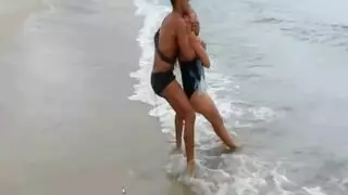 احتفال نيك فوضوي عند الحوض