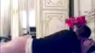 نيك قوي يفتح كسها