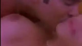 مقاطع صريحة لمؤخرة وثدي سمنان الكبيرين