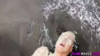 قضيب أسود ضخم يأخذ حلقها