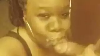 أخت سمراء تنتشر على نطاق واسع من أجل اختراق عميق