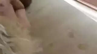 قضيب ضخم يضرب فرج مراهقة روسية صغيرة