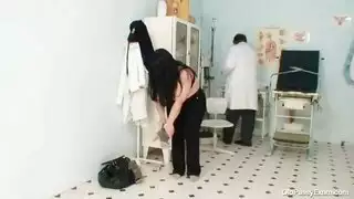 حفلة جنسية مع نساء ناضجات جنس جماعي مع أمهات مثيرة