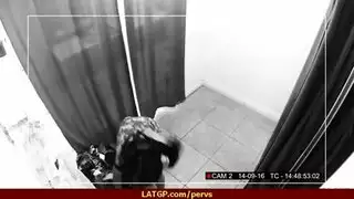 نساء ممتلئات بأكساس مشعرة في مشهد إباحي صريح