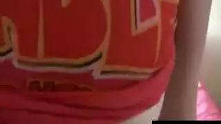 جدة جليسه اطفال نائب الرئيس داخل