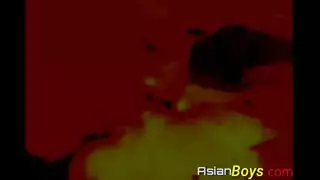 مراهقة آسيوية تُمارس الجنس بقوة في المطبخ تُدفع لكي تبقى صامتة