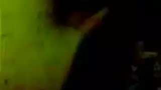 تسريب حصري: صديق يهيمن على أم مستسلمة في السرير
