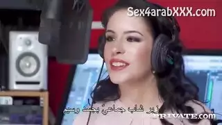 امرأة ناضجة تمارس الجنس بعنف مع صديق ابنتها