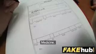 ذهبت إلى الطبيب الذي مارس الجنس معها