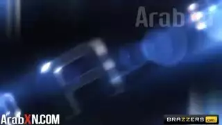 فانتازيا التلصص: مشاهدة طيز مشدودة تُضاجع في الحمام