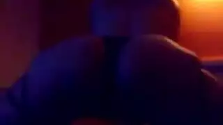 أجسام شابة نضرة تُضخ بالسائل المنوي في فيلم إباحي صريح