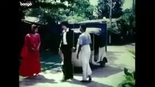 امراة تلعق مؤخرة رجل