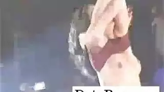 اللبنة تهجم على الوها فالسيارة