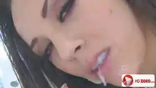 امرأة جامحة في فيلم إباحي صريح