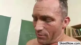 أقضيب كبيرة الحجم من أجل فعل إباحي عميق