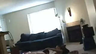 المهبل الصغير الذي يجب لمسه بسهولة ولا يقاوم