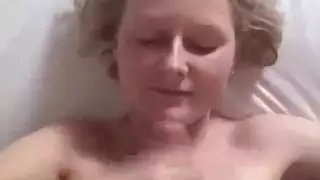 كس رطب من وضعية الكلب القاسية