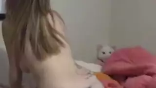 رجل ينيك أخت ويشاركهم صديقه