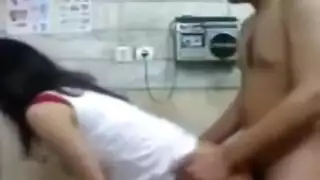 سكس ايراني مع مراهقة صغيرة استمتاع