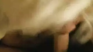 أنكي لي تتذوق قضيب أسترالي لأول مرة في مشهد إباحي صريح