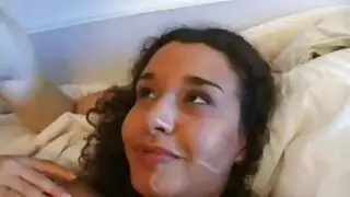أب إكس إكس إكس يقذف بقوة في فمها المنتظر