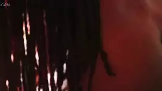 تدليك لقضيب صغير يتحول إلى إنهاء بمفاجأة بالقذف الداخلي