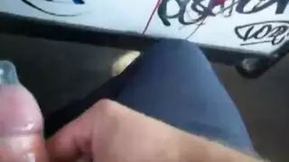 في الباص يبني
